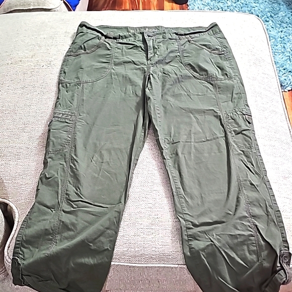 Apt 9 Utility Cargo Capri Olive green  Modern Fit Size 12 - Picture 1 of 11